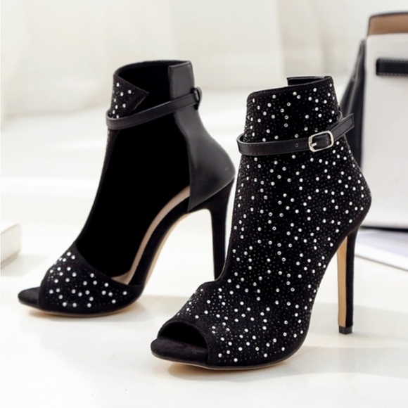 Heels - Picture 3 of 8